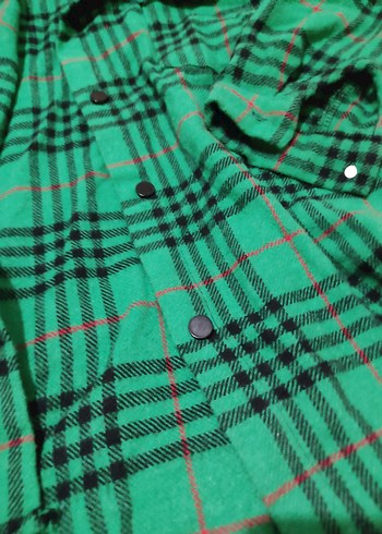 Düğmeli Yeşil Kadın Uzun Kollu Gömlek - Görsel 3