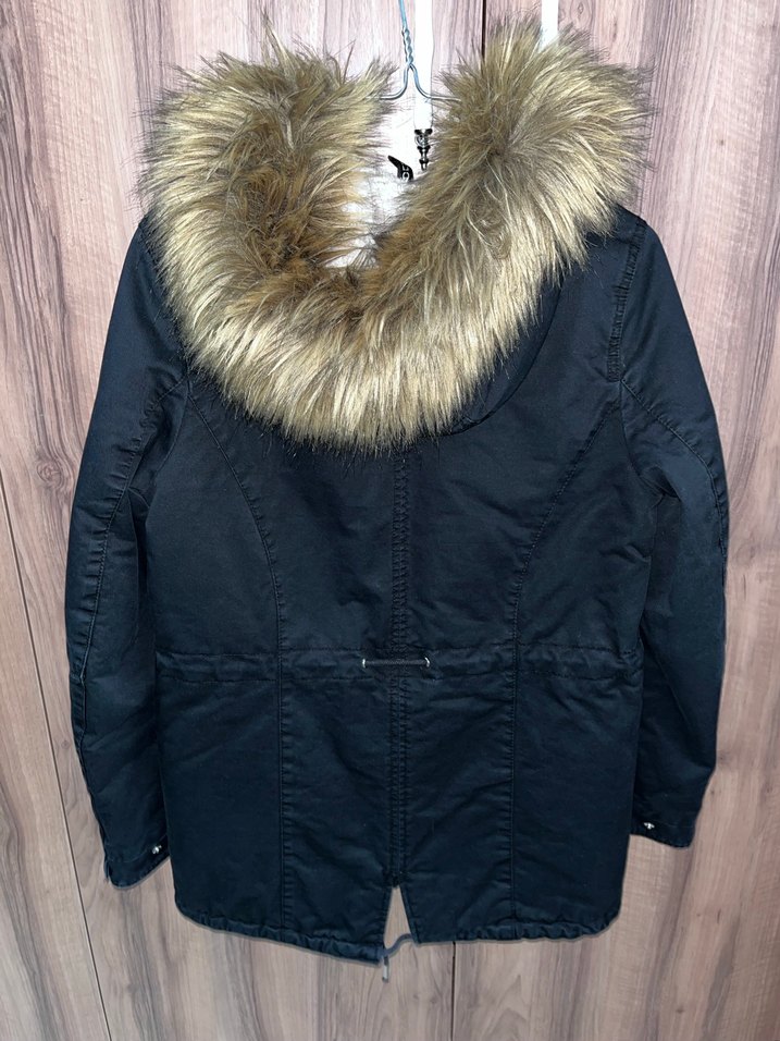 Kürklü Kapüşonlu Siyah Kadın Mont - Görsel 2