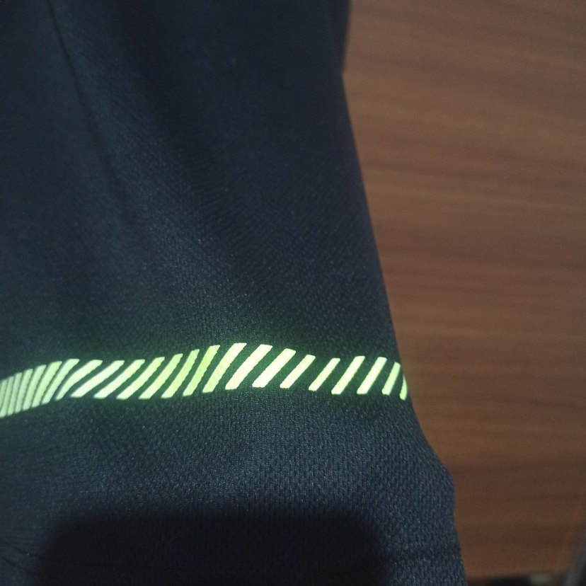 Siyah Erkek Spor Tişörtü Velcro Detaylı - Görsel 2