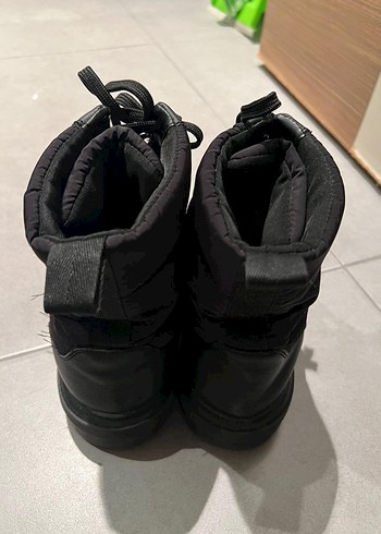 Zara Siyah Bağcıklı Kadın bot - Görsel 4