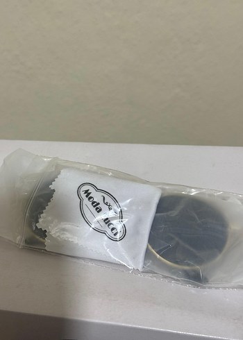 Parlak Altın Renkli Retro Kadın Güneş Gözlüğü - Görsel 3