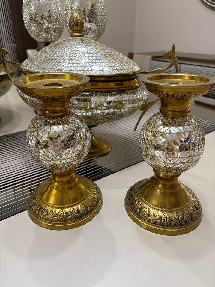 Altın Renkli Etnik Desenli Salon Dekorasyonu - Görsel 3