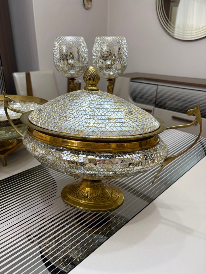 Altın Renkli Etnik Desenli Salon Dekorasyonu - Görsel 5