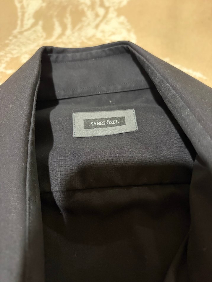 Düğmeli Siyah Erkek Gömlek - Görsel 2