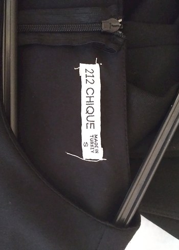 Siyah Dantelli Midi Kolsuz Elbise - Görsel 3