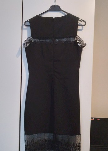 Siyah Dantelli Midi Kolsuz Elbise - Görsel 4