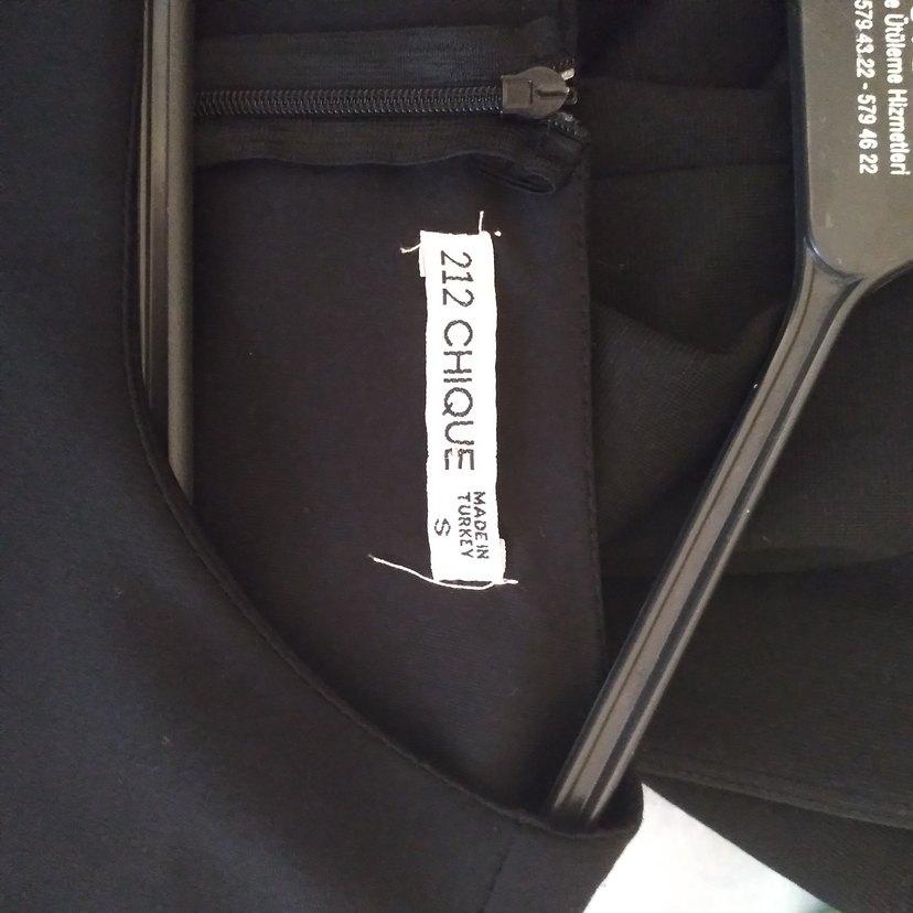 Siyah Dantelli Midi Kolsuz Elbise - Görsel 3