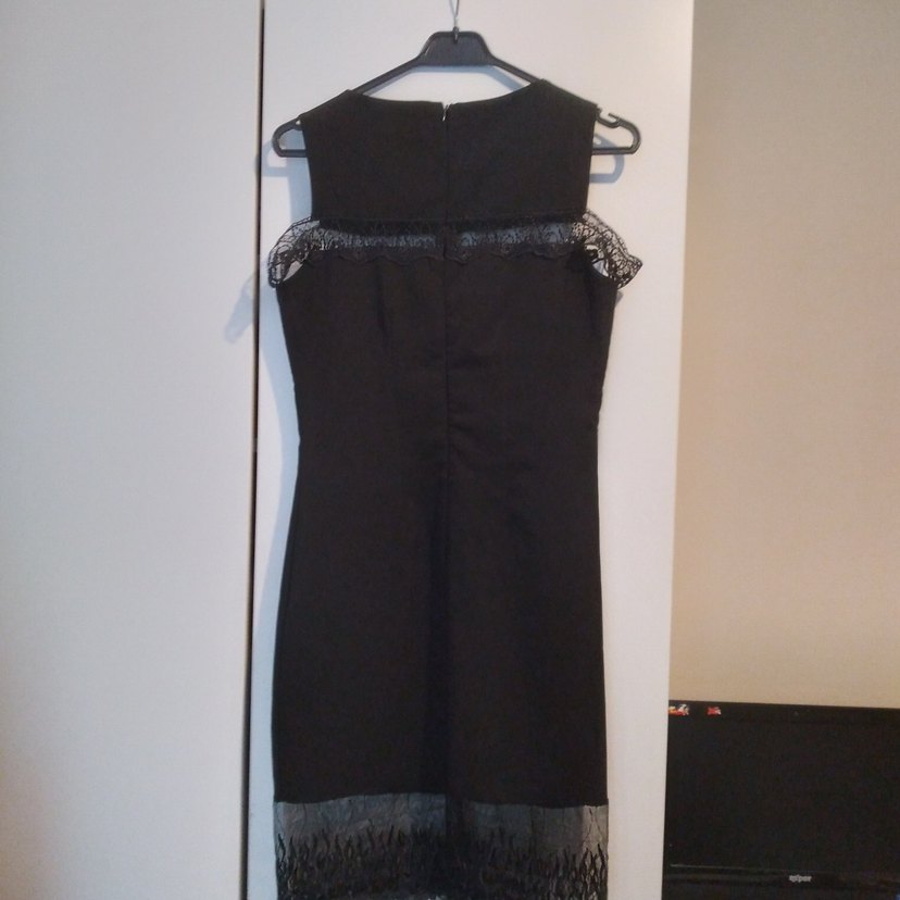 Siyah Dantelli Midi Kolsuz Elbise - Görsel 4