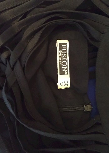 Siyah Piliseli Midi V Yaka Gotik Elbise - Görsel 5