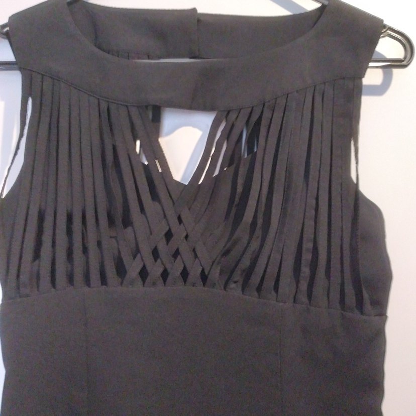 Siyah Piliseli Midi V Yaka Gotik Elbise - Görsel 2