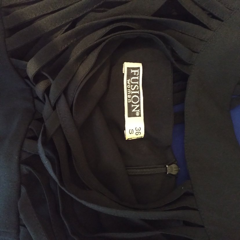 Siyah Piliseli Midi V Yaka Gotik Elbise - Görsel 5