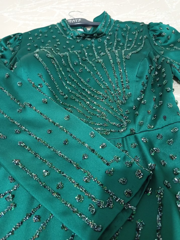 Uzun Kollu İşlemeli Yeşil Abiye Elbise - Görsel 3