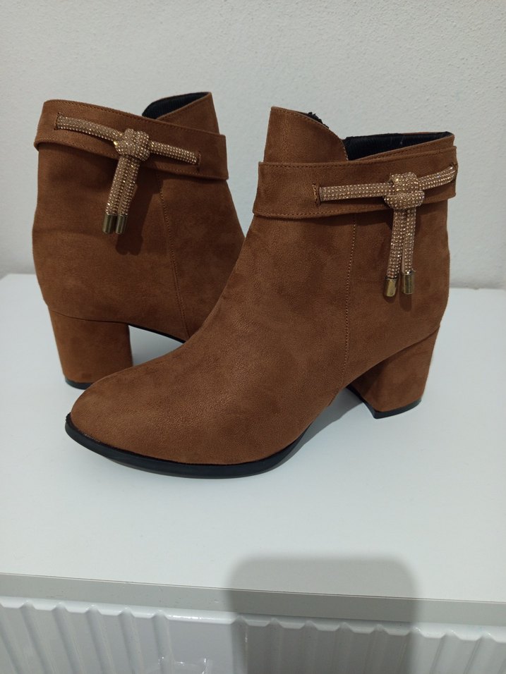Kahverengi Süet Kadın Dolgu Topuklu Bot - Görsel 2