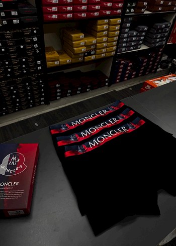 Moncler ürünü