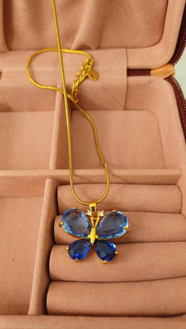 Çelik Zincir Detaylı Mavi Kelebek Kolye - Görsel 5
