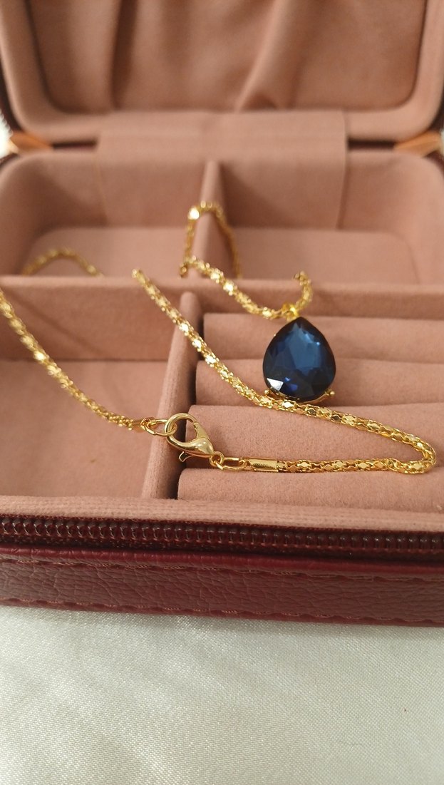 Lüks Çelik Damla Model Lacivert Zirkon Taşlı Altın Renkli Kolye - Görsel 3