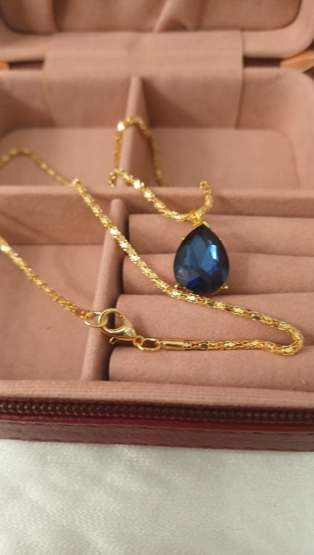Lüks Çelik Damla Model Lacivert Zirkon Taşlı Altın Renkli Kolye - Görsel 4