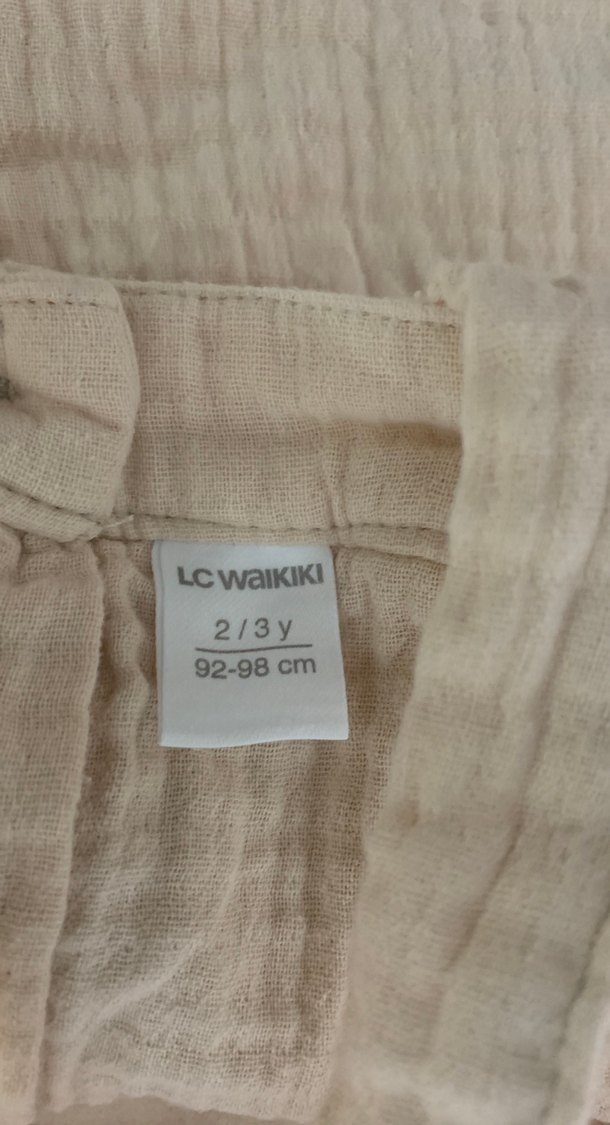 Kız Bebek Bej Nakışlı Fırfırlı Kolsuz Takım - Görsel 4