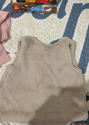 Kız Çocuk Kürklü Bej Yelek - Görsel 3