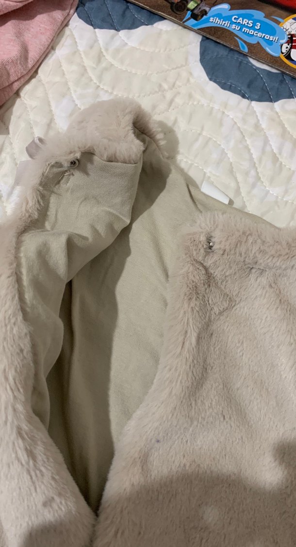 Kız Çocuk Kürklü Bej Yelek - Görsel 2