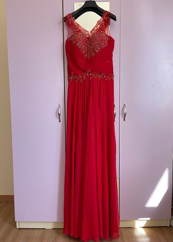 Kırmızı Nakışlı Uzun Abiye Elbise - Görsel 2