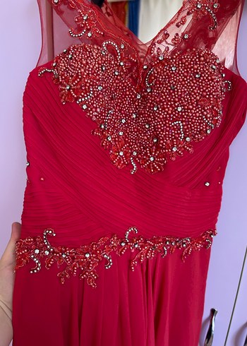 Kırmızı Nakışlı Uzun Abiye Elbise - Görsel 3