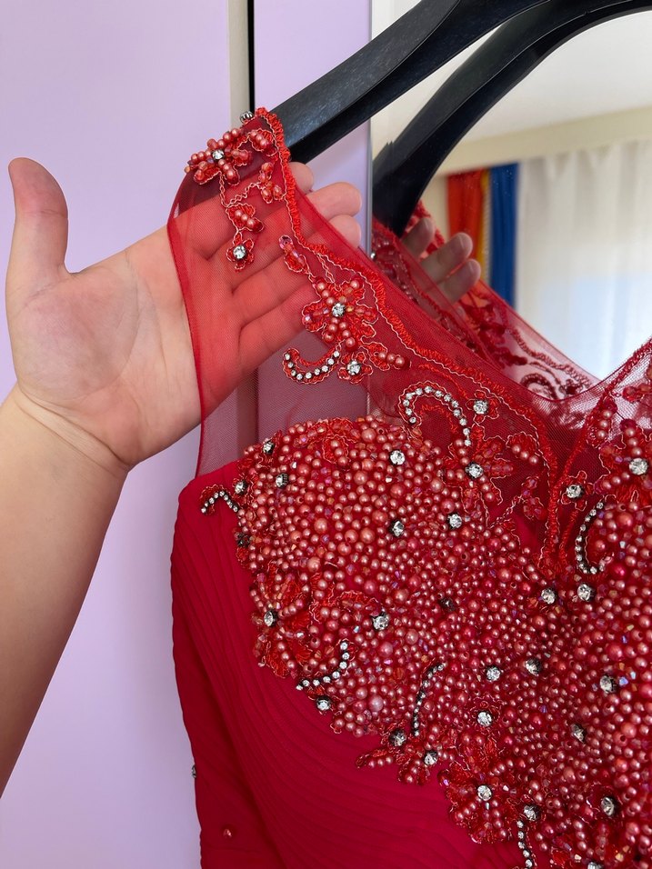 Kırmızı Nakışlı Uzun Abiye Elbise - Görsel 4