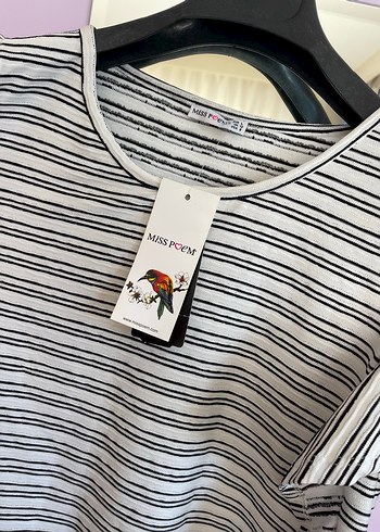 Gri Çizgili Fırfırlı Kısa Kollu Kadın Tişört - Görsel 3