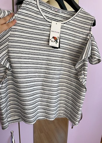 Gri Çizgili Fırfırlı Kısa Kollu Kadın Tişört - Görsel 4