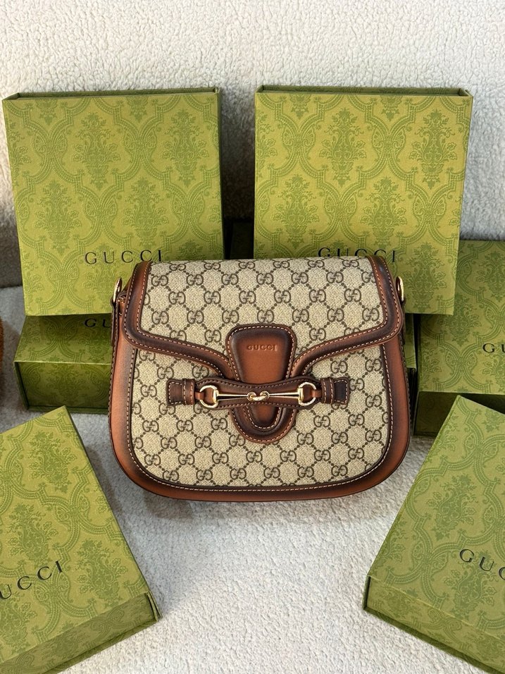 Gucci Çift Askılı ve Toka Detaylı Kadın Çantası - Görsel 3