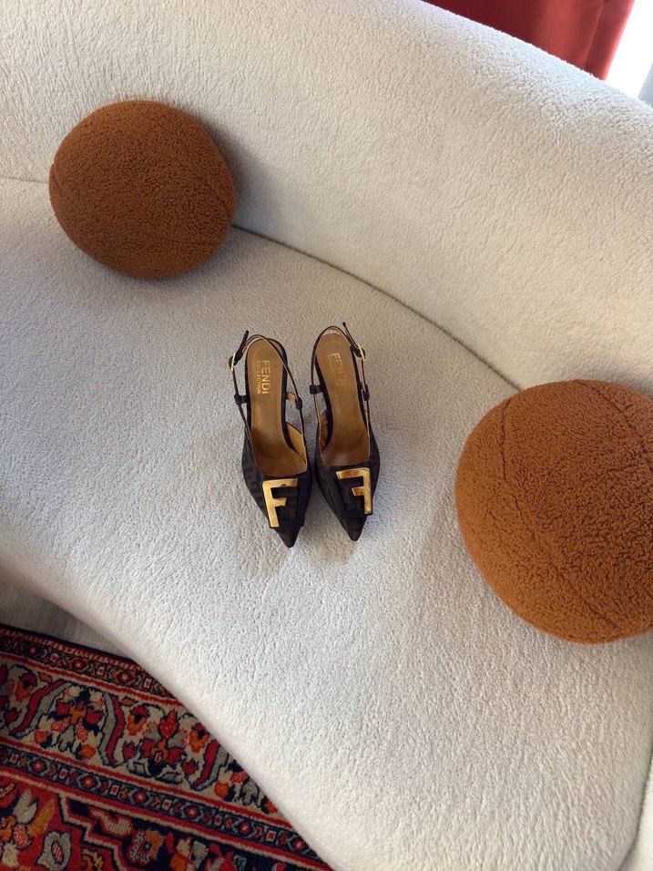 Kahverengi Deri Tokalı Stiletto - Görsel 3