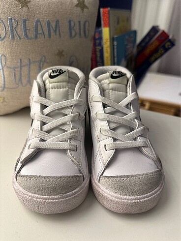 25 Beden beyaz Renk Nike Blazer ayakkabı