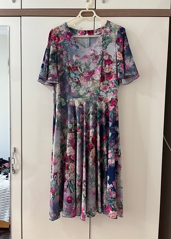 Bohem Çiçek Desenli V Yakalı Uzun Elbise - Görsel 2