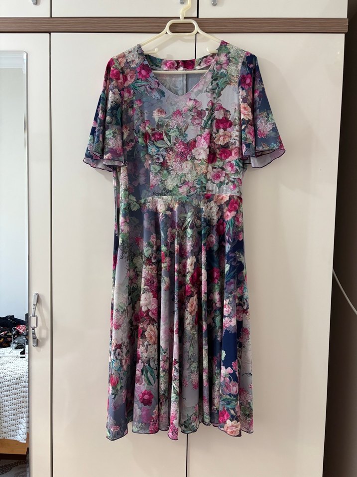 Bohem Çiçek Desenli V Yakalı Uzun Elbise - Görsel 2