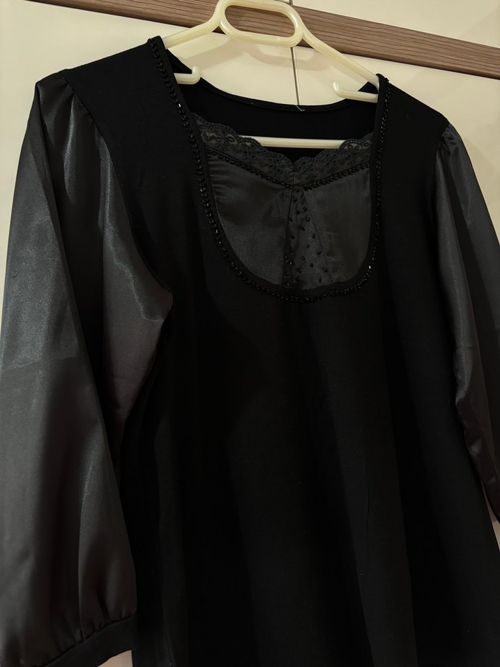 Düğmeli Siyah Gotik Midi Bluz - Görsel 2