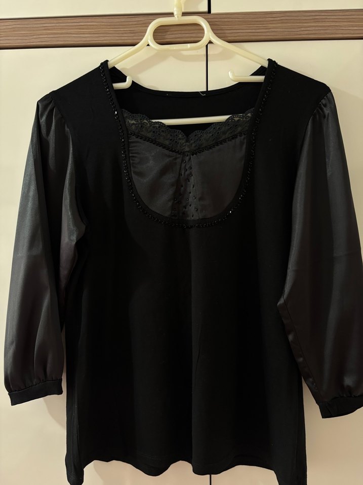 Düğmeli Siyah Gotik Midi Bluz - Görsel 3