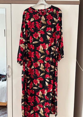 Kırmızı Çiçek Desenli Bohem Uzun Elbise - Görsel 2