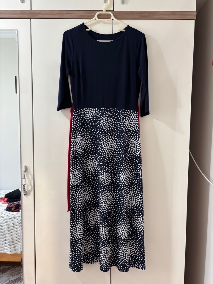 Uzun Kollu Kemerli Siyah Beyaz Elbise - Görsel 3