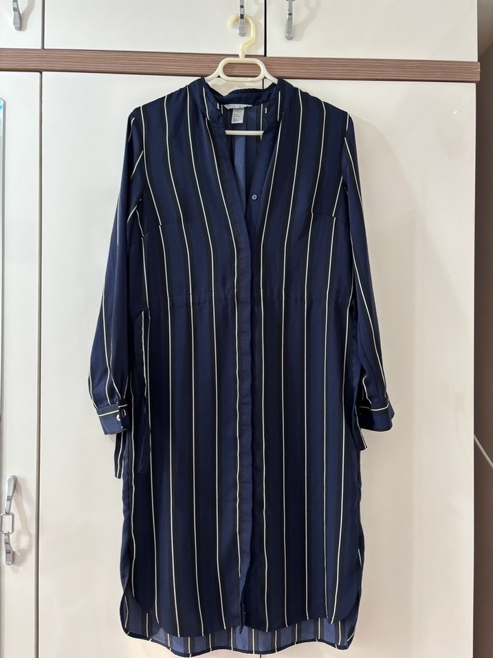 Lacivert Çizgili Uzun Kol Pliseli Kadın Gömlek - Görsel 3