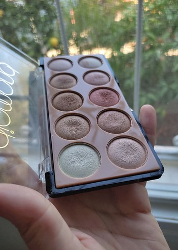 Bej Tonlarda Göz Farı Paleti - Görsel 3