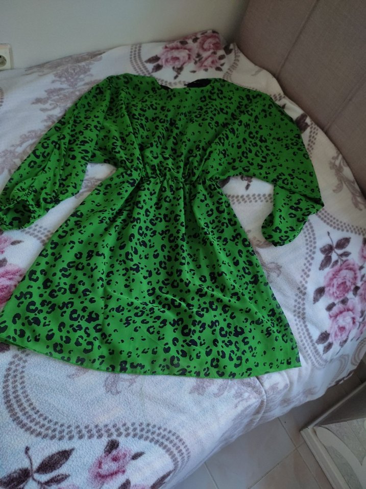 Yeşil Yılan Desenli Midi Kadın Elbise - Görsel 2