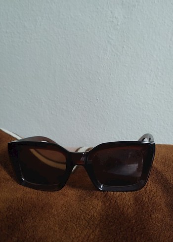 Kahverengi Tokalı Kadın Güneş Gözlüğü - Görsel 2