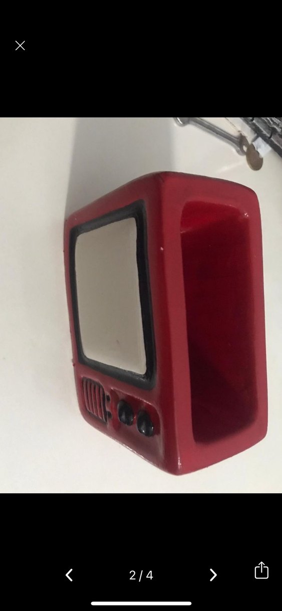 Kırmızı Retro Monitör Figürü - Görsel 2