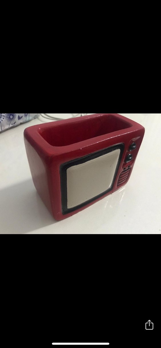 Kırmızı Retro Monitör Figürü - Görsel 3