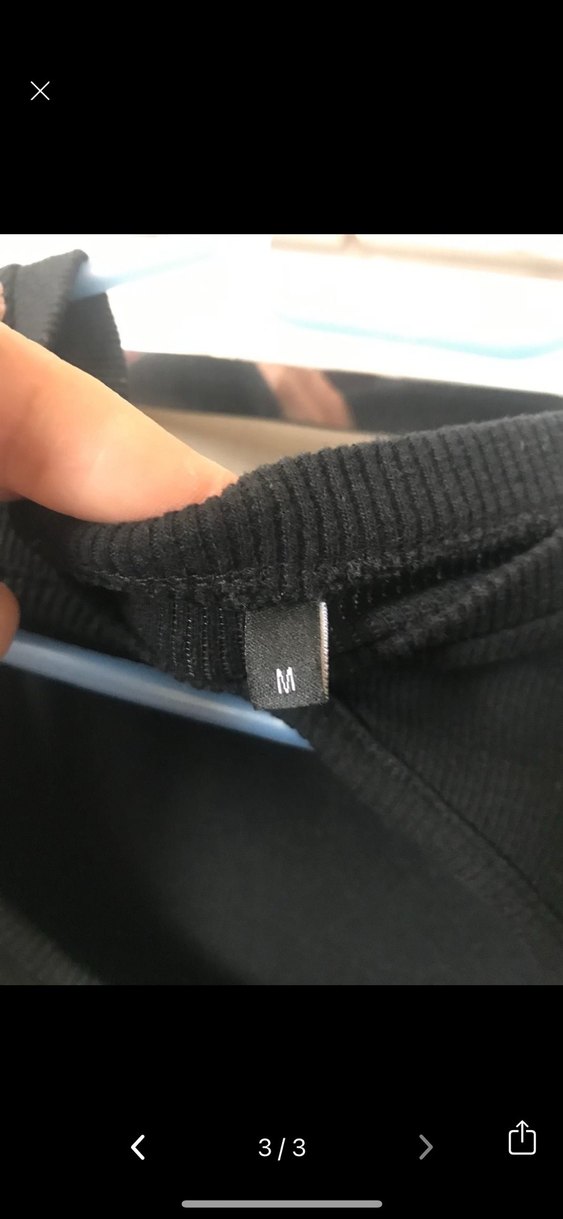 Siyah Yırtmaçlı Kısa Crop Top - Görsel 3