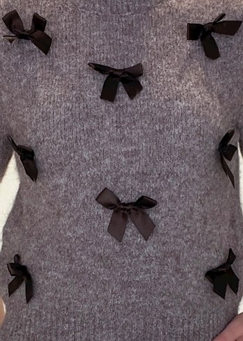 Kısa Kollu Nakışlı Gri Triko Kazak - Görsel 2