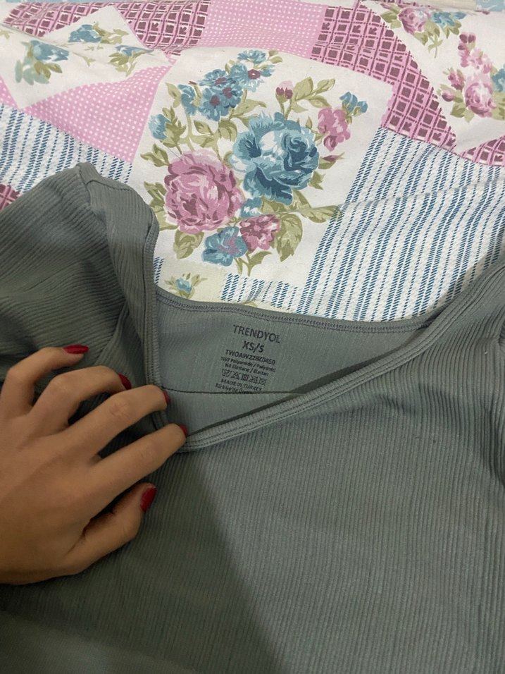 Gri Kadın Triko Crop Top, Uzun Kollu, Kayık Yaka - Görsel 3