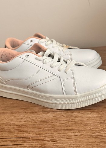 Beyaz Bağcıklı Stiletto Topuklu Kadın Spor Ayakkabı - Görsel 2