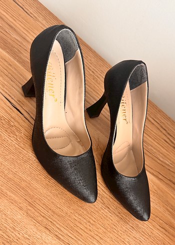 Siyah topuklu ayakkabı - Görsel 3