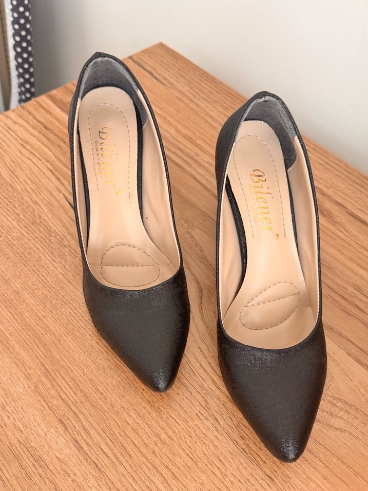 Siyah topuklu ayakkabı - Görsel 2